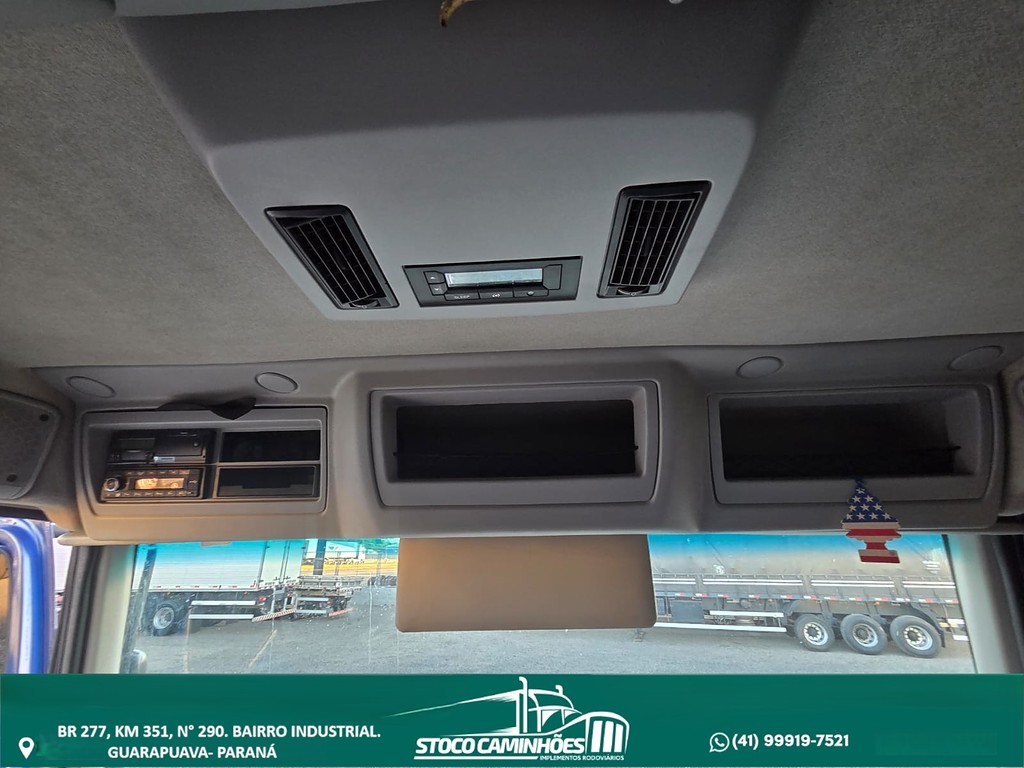 Caminhão VOLVO VM 330 Grade Baixa ANO 2022 de Stoco Caminhões no Paraná