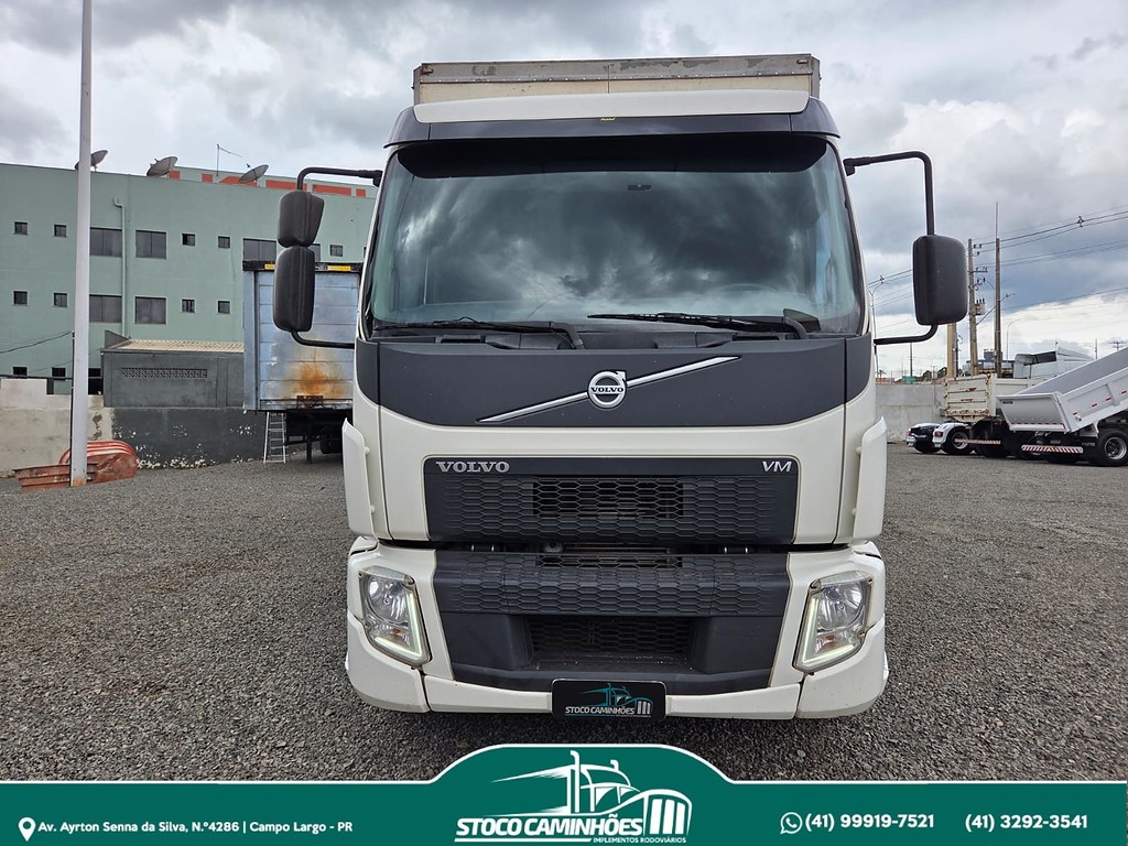 Caminhão VOLVO VM 270 Baú Furgão ANO 2021 de Stoco Caminhões no Paraná