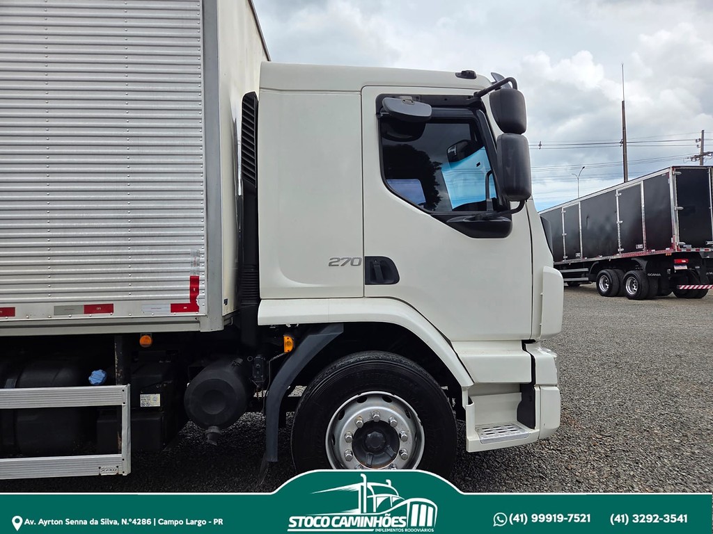 Caminhão VOLVO VM 270 Baú Furgão ANO 2021 de Stoco Caminhões no Paraná