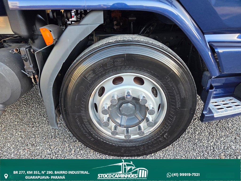 Caminhão VOLVO VM 330 Grade Baixa ANO 2022 de Stoco Caminhões no Paraná