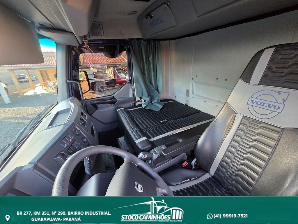 Caminhão VOLVO VM 330 Grade Baixa ANO 2022 de Stoco Caminhões no Paraná