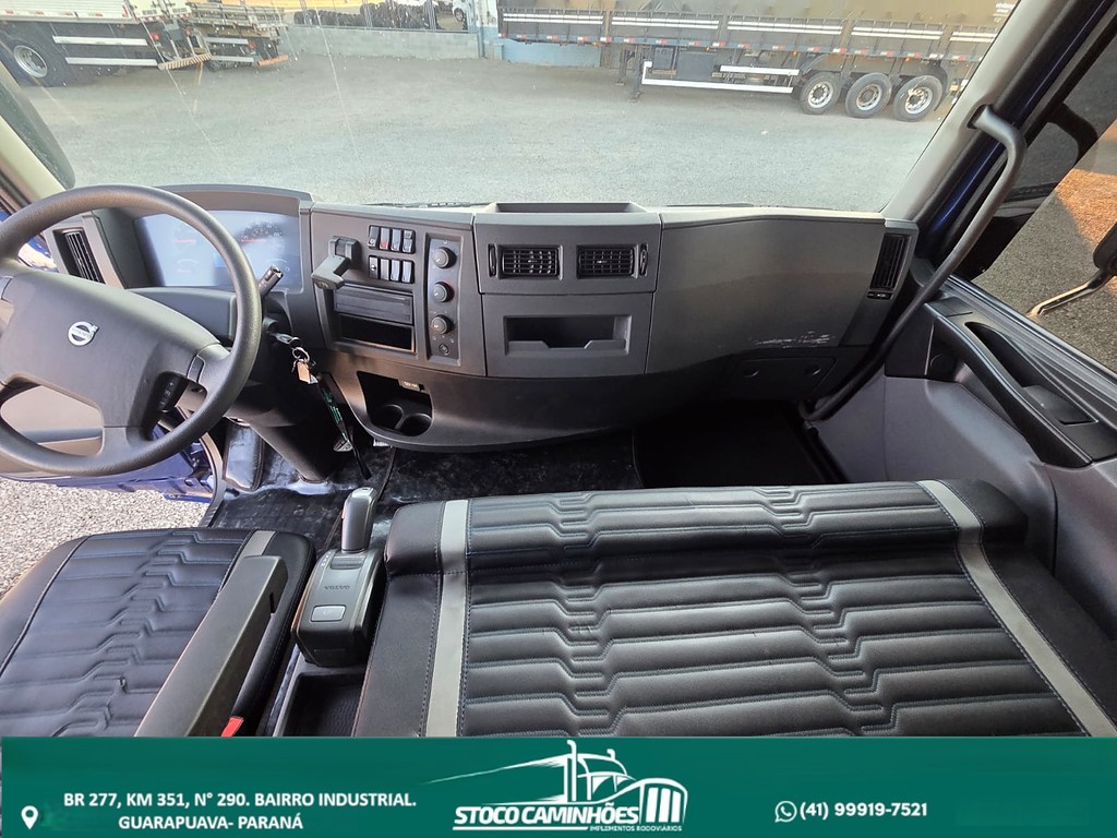 Caminhão VOLVO VM 330 Grade Baixa ANO 2022 de Stoco Caminhões no Paraná