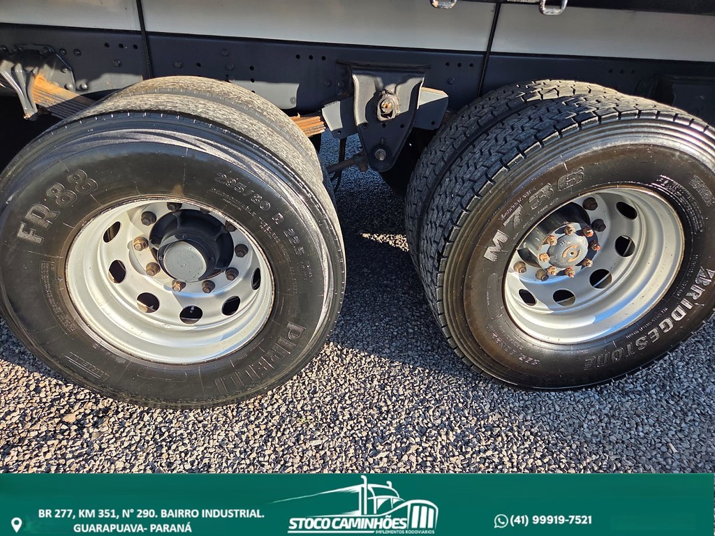 Caminhão VOLVO VM 330 Grade Baixa ANO 2022 de Stoco Caminhões no Paraná