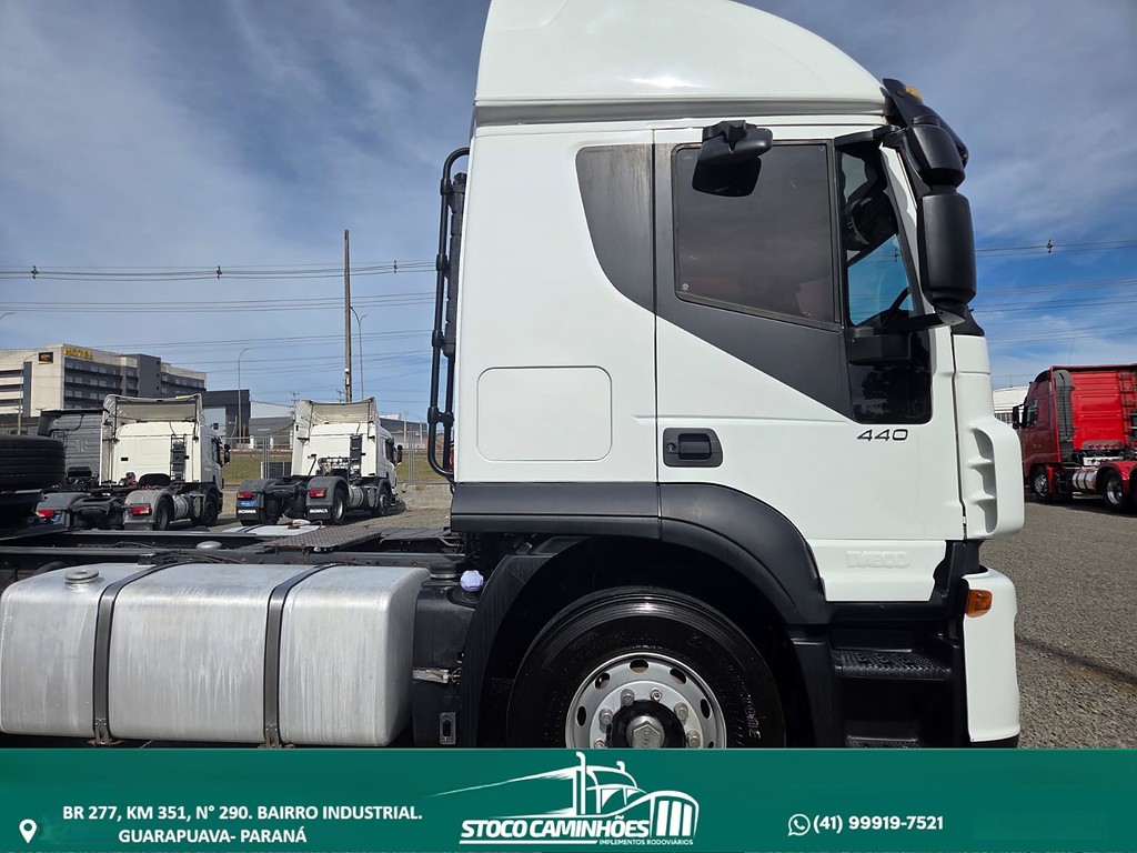 Caminhão IVECO STRALIS 440 Cavalo Mecânico ANO 2013 de Stoco Caminhões no Paraná