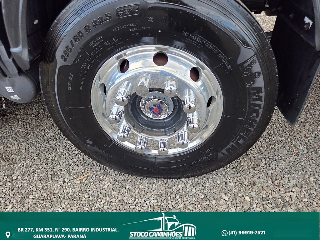 Caminhão SCANIA P310 Grade Baixa ANO 2015 de Stoco Caminhões no Paraná