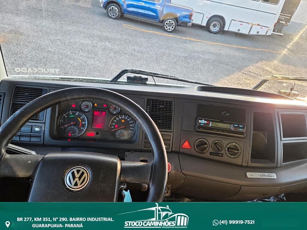 Caminhão VOLKSWAGEN VW 17280 Caçamba Basculante ANO 2014 de Stoco Caminhões no Paraná