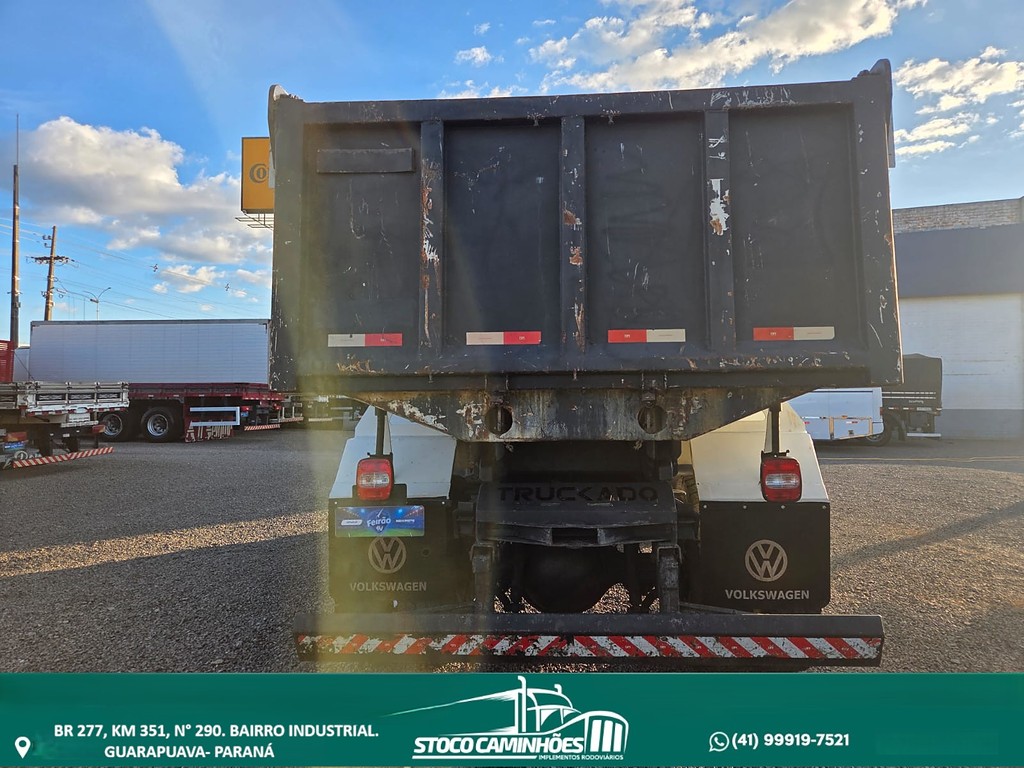 Caminhão VOLKSWAGEN VW 17280 Caçamba Basculante ANO 2014 de Stoco Caminhões no Paraná