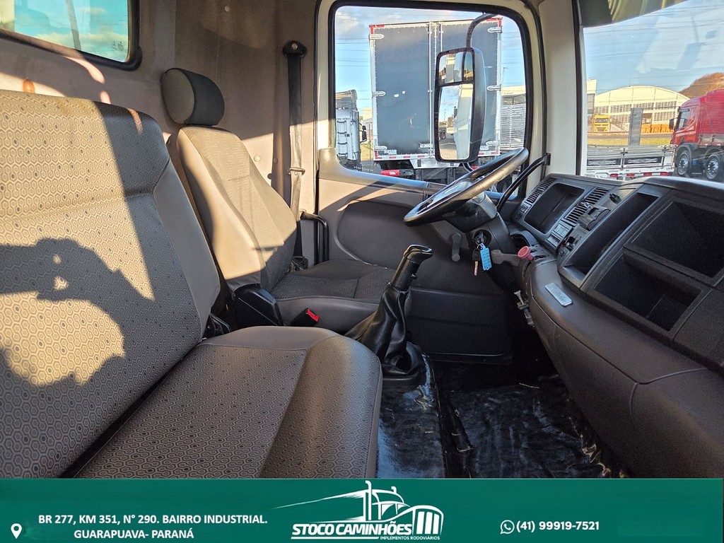 Caminhão VOLKSWAGEN VW 17280 Caçamba Basculante ANO 2014 de Stoco Caminhões no Paraná