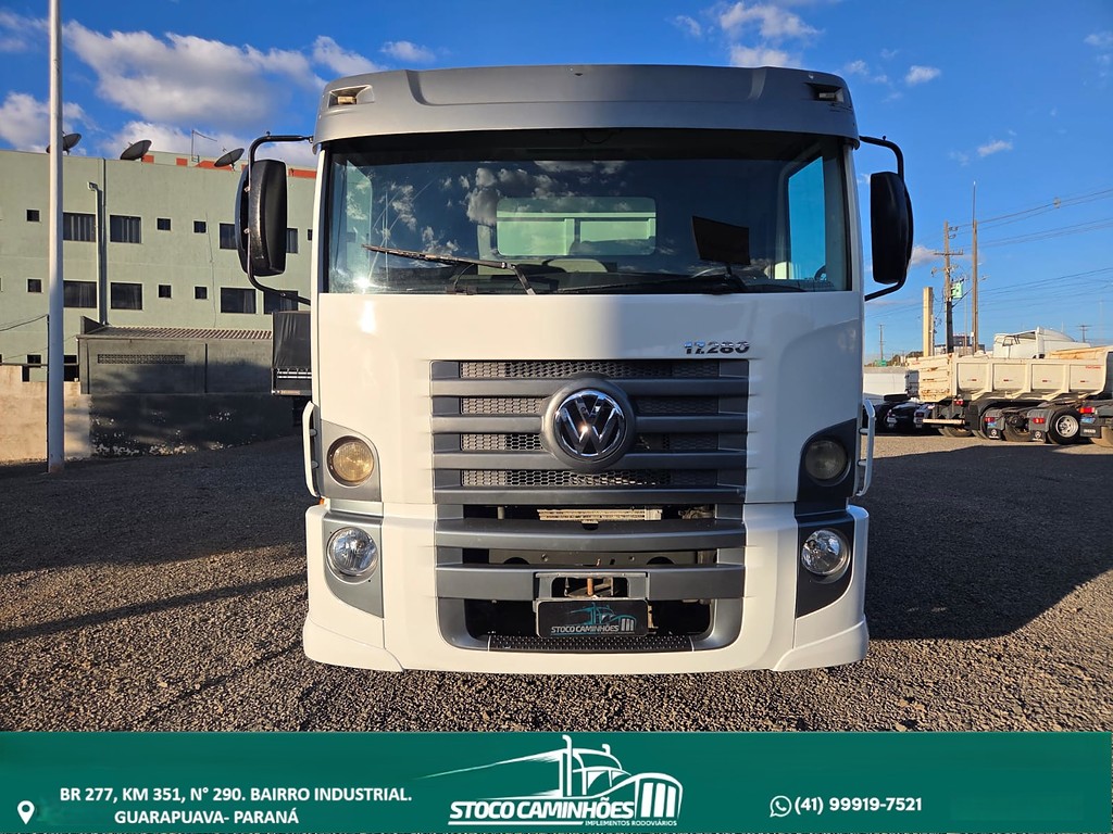Caminhão VOLKSWAGEN VW 17280 Caçamba Basculante ANO 2014 de Stoco Caminhões no Paraná
