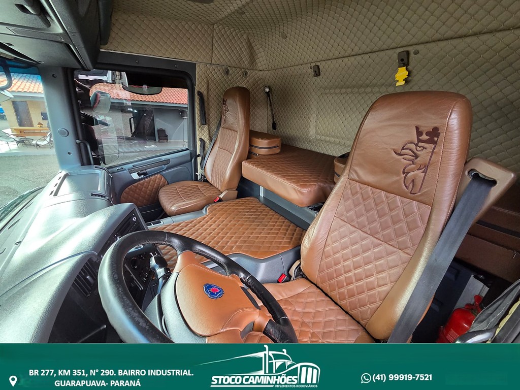Caminhão SCANIA P310 Grade Baixa ANO 2015 de Stoco Caminhões no Paraná