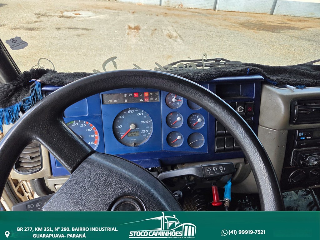 Caminhão VOLKSWAGEN VW 17220 Baú Sider ANO 2002 de Stoco Caminhões no Paraná