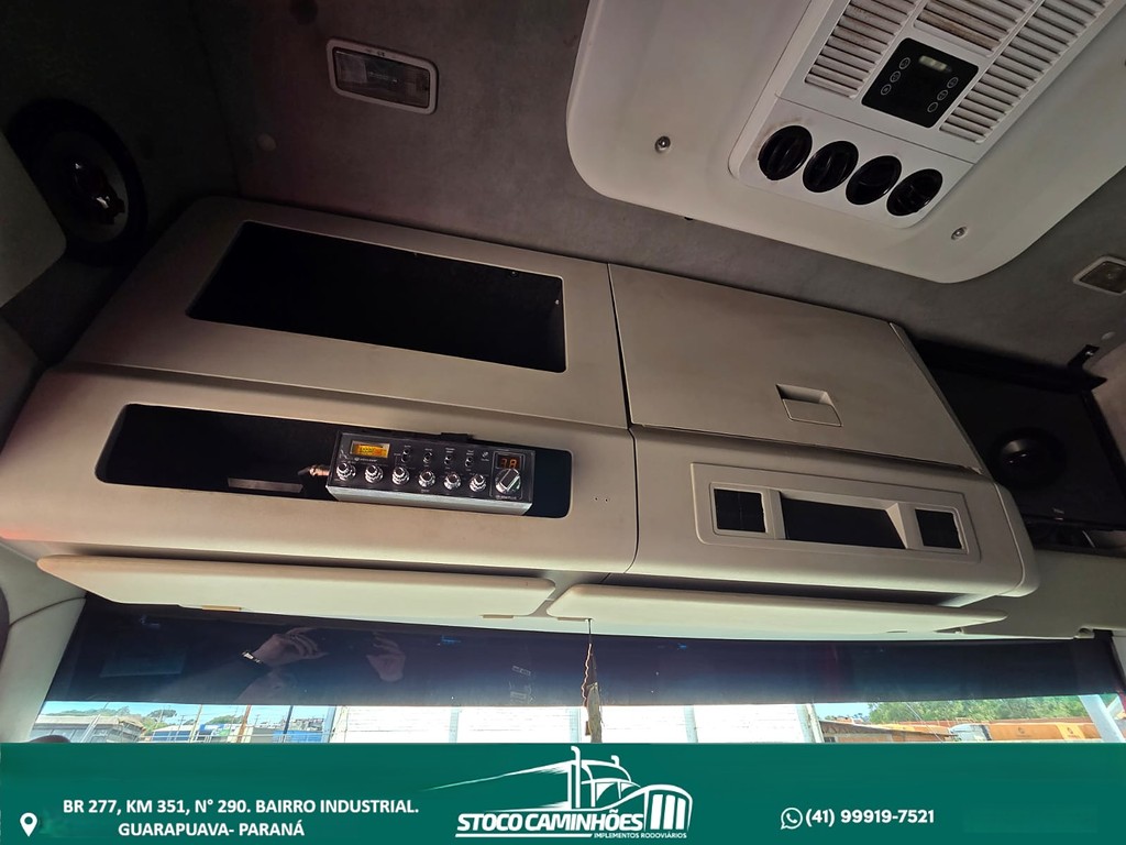 Caminhão VOLKSWAGEN VW 25420 Plataforma Guincho ANO 2014 de Stoco Caminhões no Paraná
