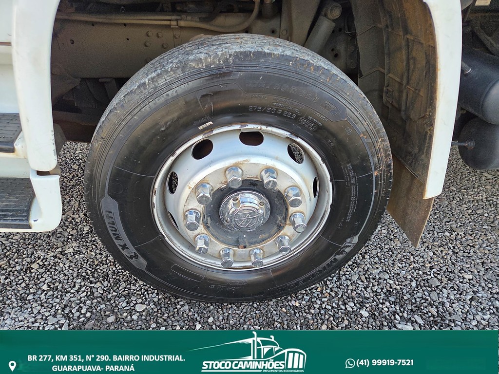 Caminhão VOLKSWAGEN VW 17220 Baú Sider ANO 2002 de Stoco Caminhões no Paraná