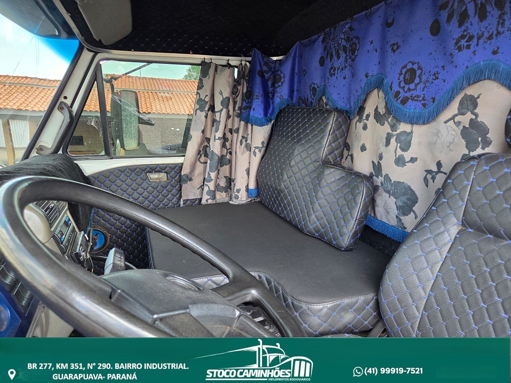 Caminhão VOLKSWAGEN VW 17220 Baú Sider ANO 2002 de Stoco Caminhões no Paraná