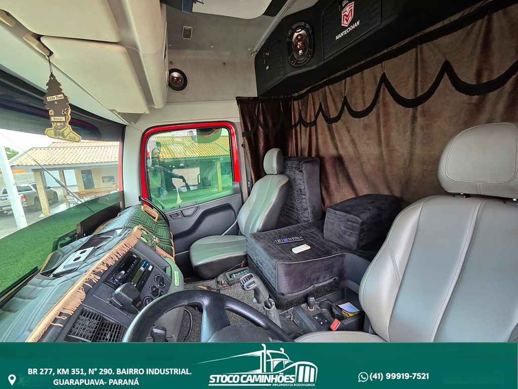 Caminhão VOLKSWAGEN VW 25420 Plataforma Guincho ANO 2014 de Stoco Caminhões no Paraná
