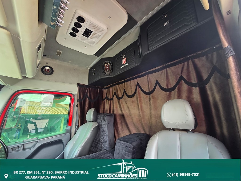 Caminhão VOLKSWAGEN VW 25420 Plataforma Guincho ANO 2014 de Stoco Caminhões no Paraná