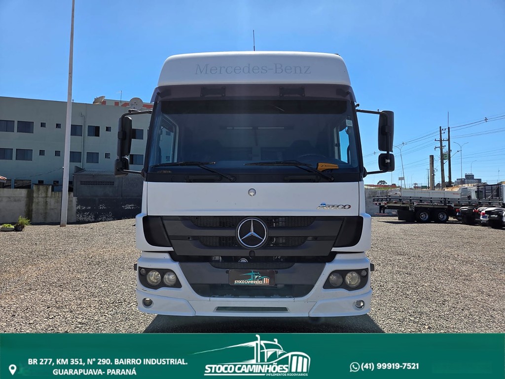 Caminhão MERCEDES BENZ MB 3030 Baú Furgão ANO 2022 de Stoco Caminhões no Paraná