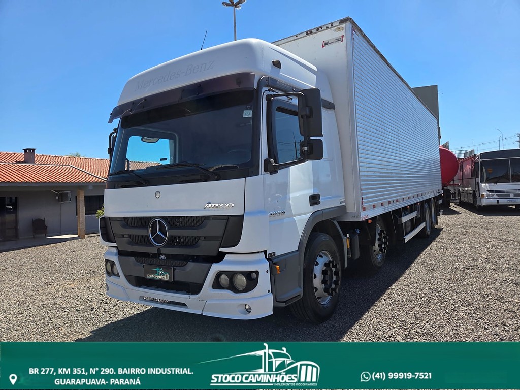 Caminhão MERCEDES BENZ MB 3030 Baú Furgão ANO 2022 de Stoco Caminhões no Paraná