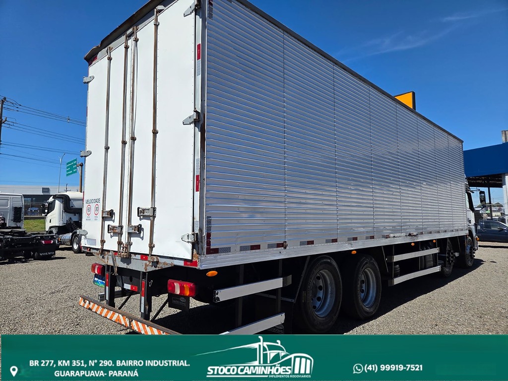 Caminhão MERCEDES BENZ MB 3030 Baú Furgão ANO 2022 de Stoco Caminhões no Paraná