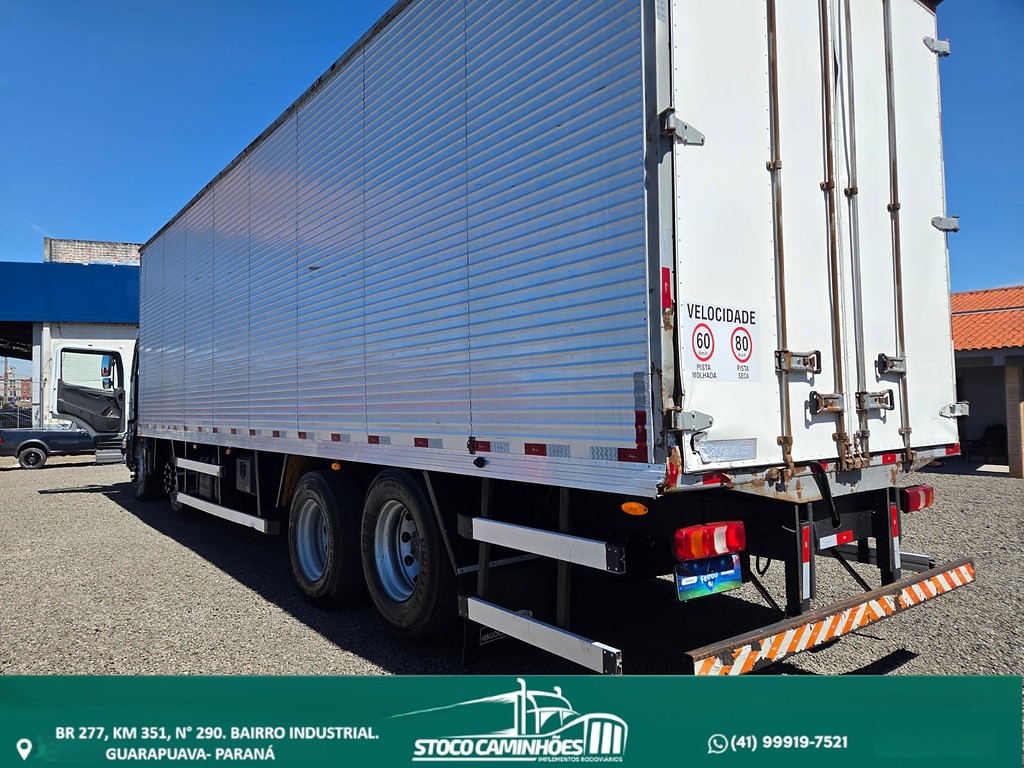 Caminhão MERCEDES BENZ MB 3030 Baú Furgão ANO 2022 de Stoco Caminhões no Paraná