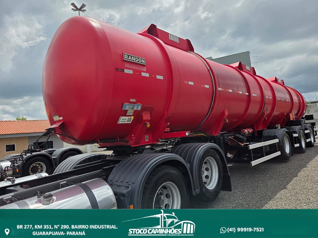 Carreta SEMI-REBOQUE TANQUE ACO Randon ANO 2015 1+1+1 Vanderleia de Stoco Caminhões no Paraná