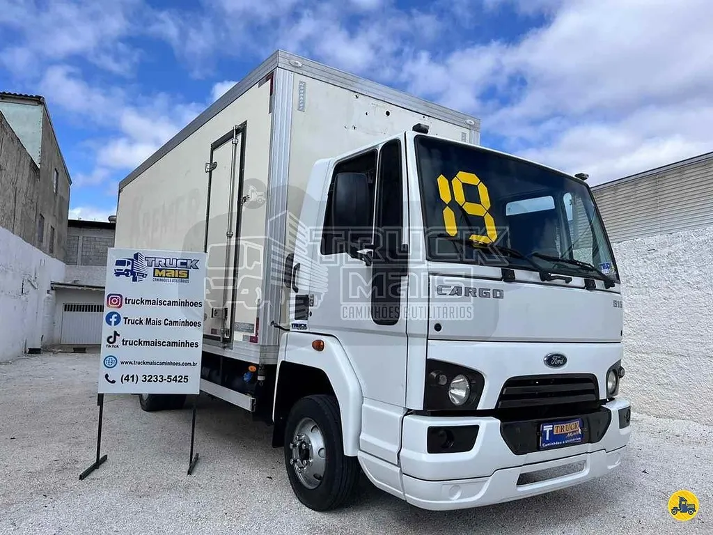 Caminhão FORD CARGO 816 Baú Frigorífico ANO 2019 de Truck Mais Caminhões no Paraná