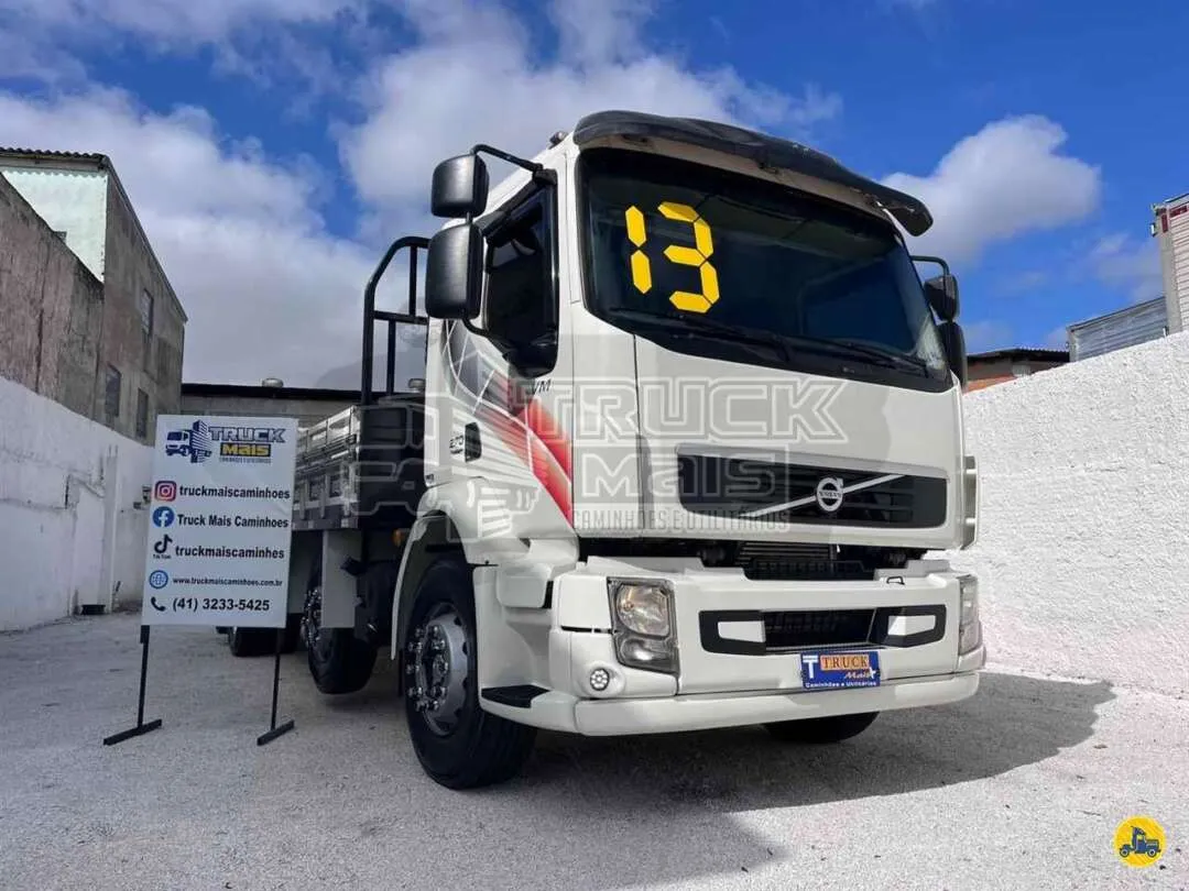 Caminhão VOLVO VM 270 Carroceria ANO 2013 de Truck Mais Caminhões no Paraná