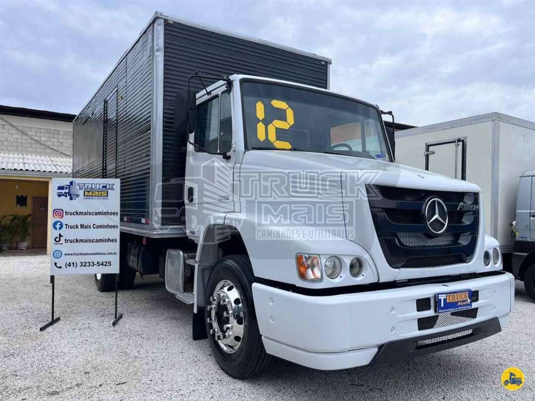 Caminhão MERCEDES BENZ MB 1319 Baú Furgão ANO 2012 de Truck Mais Caminhões no Paraná