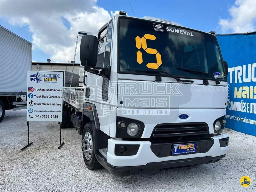 Caminhão FORD CARGO 1119 Carroceria ANO 2015 de Truck Mais Caminhões no Paraná