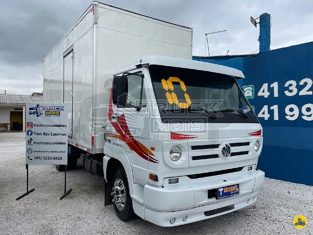 Caminhão VOLKSWAGEN VW 8150 Baú Furgão ANO 2010 de Truck Mais Caminhões no Paraná