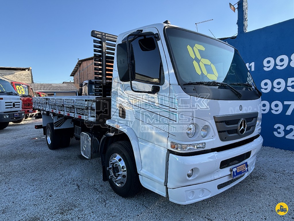 Caminhão MERCEDES BENZ MB 1016 Carga Seca ANO 2016 de Truck Mais Caminhões no Paraná