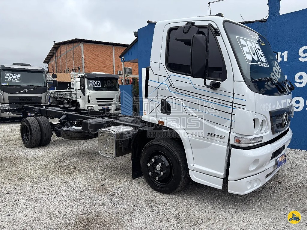 Caminhão MERCEDES BENZ MB 1016 Chassis ANO 2018 de Truck Mais Caminhões no Paraná