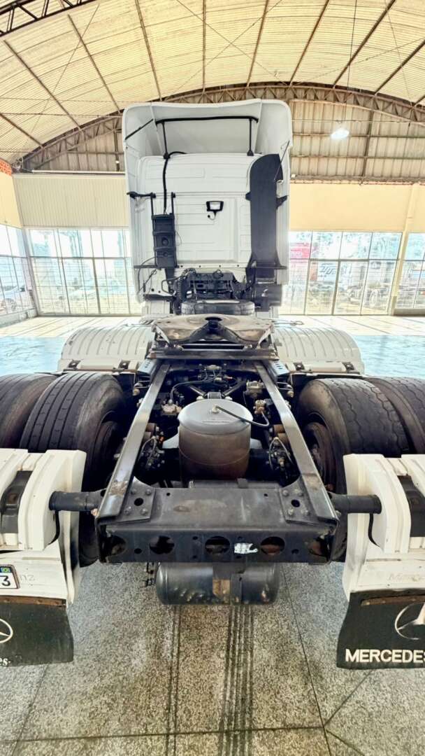 Caminhão MERCEDES BENZ MB 2546 Cavalo Mecânico ANO 2020 de Pátio 43 no Paraná