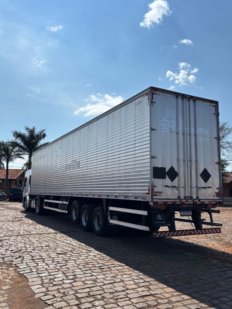 Caminhão VOLKSWAGEN VW 19330 Cavalo Mecânico ANO 2012 de Pátio 43 no Paraná