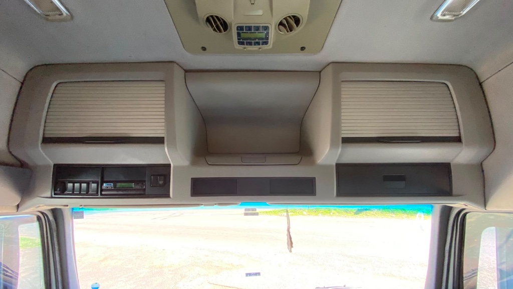 Caminhão VOLVO FH 460 Cavalo Mecânico ANO 2014 de Pátio 43 no Paraná