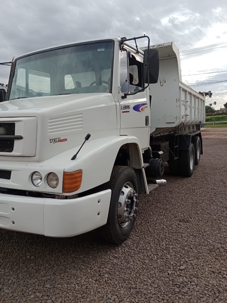 Caminhão MERCEDES BENZ MB 1620 Caçamba Basculante ANO 2003 de Pátio 43 no Paraná