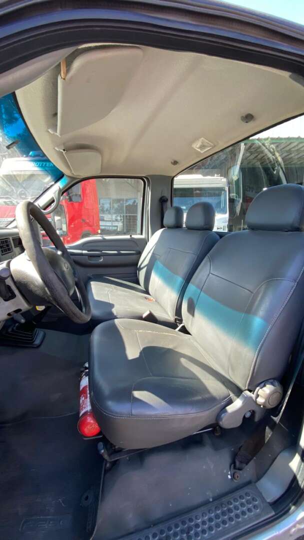 Caminhão FORD F-4000 Chassis ANO 2019 de Pátio 43 no Paraná