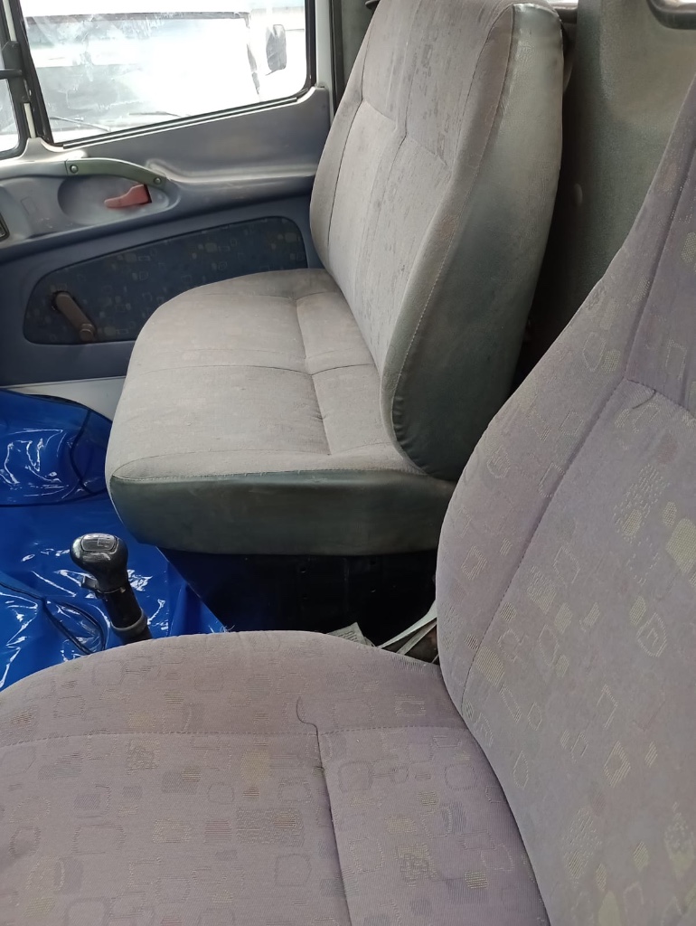 Caminhão MERCEDES BENZ MB 1620 Caçamba Basculante ANO 2003 de Pátio 43 no Paraná