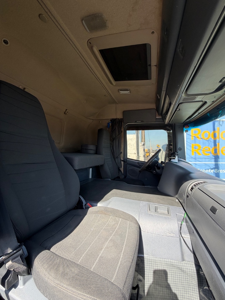 Caminhão SCANIA P310 Carroceria ANO 2013 de Pátio 43 no Paraná