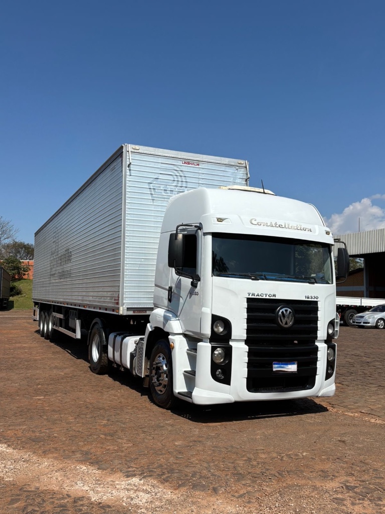 Caminhão VOLKSWAGEN VW 19330 Cavalo Mecânico ANO 2012 de Pátio 43 no Paraná