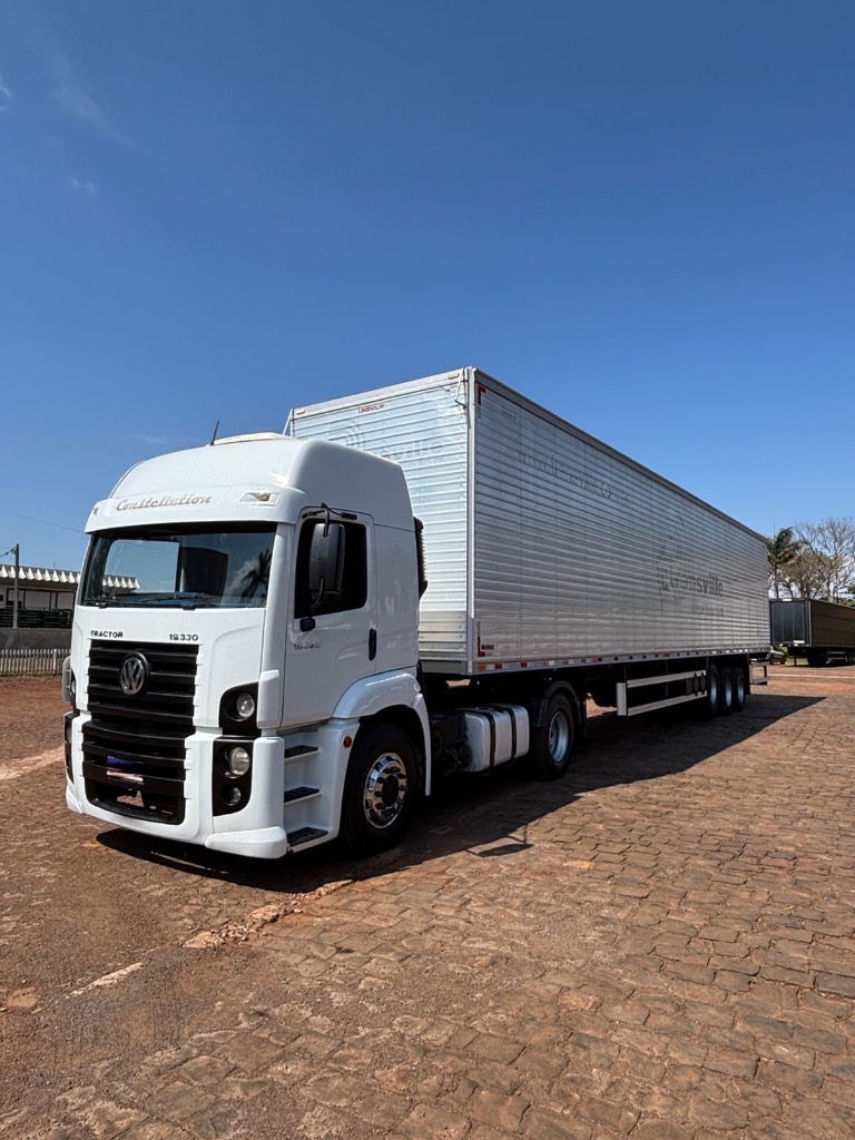 Caminhão VOLKSWAGEN VW 19330 Cavalo Mecânico ANO 2012 de Pátio 43 no Paraná