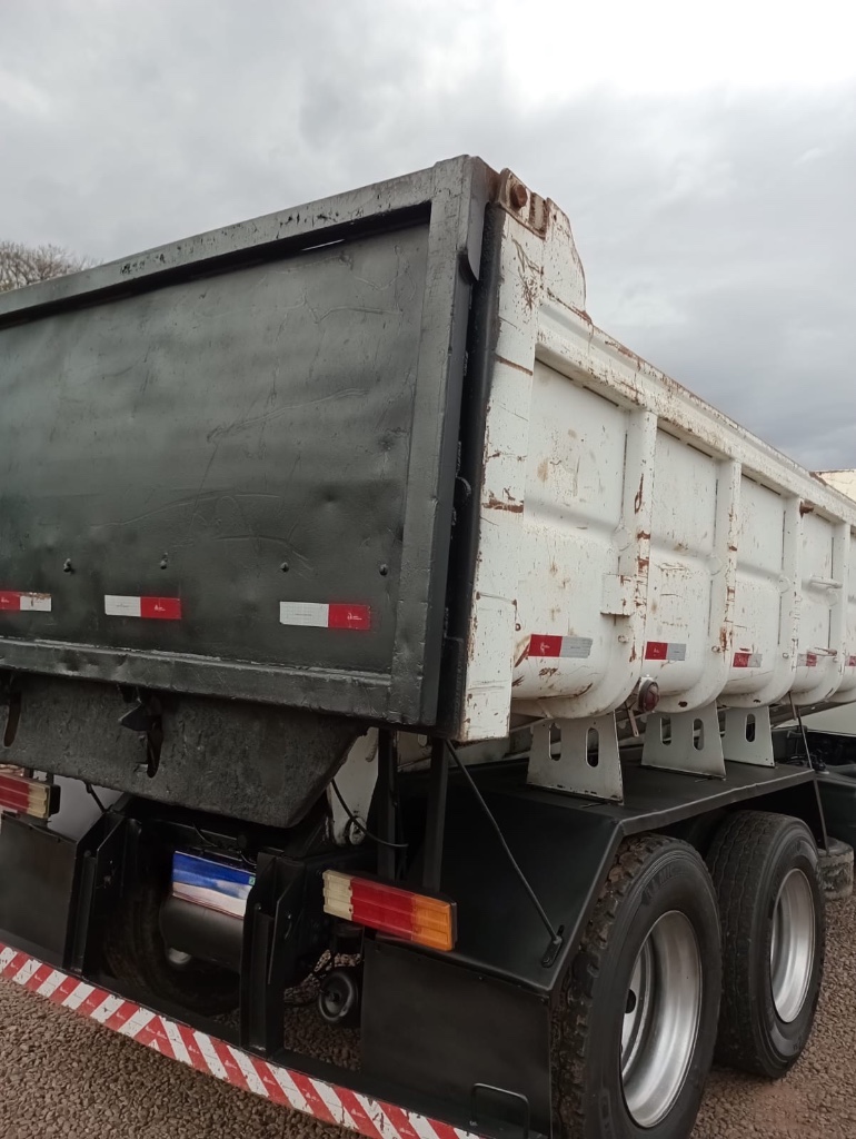 Caminhão MERCEDES BENZ MB 1620 Caçamba Basculante ANO 2003 de Pátio 43 no Paraná