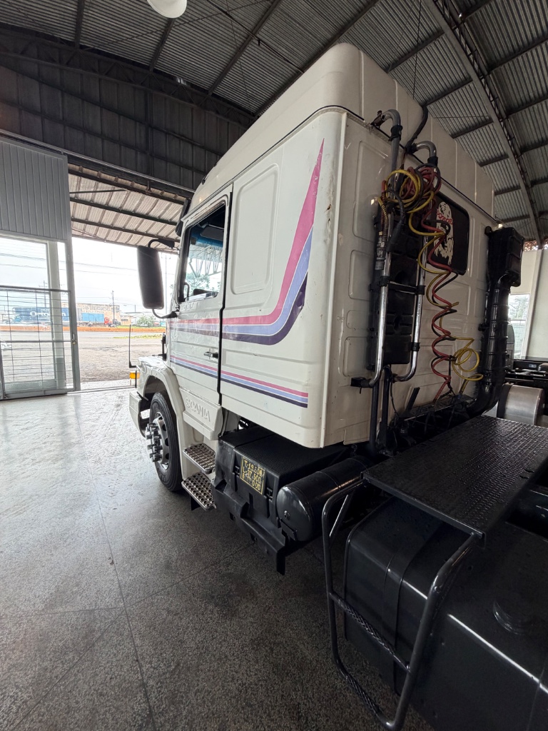 Caminhão SCANIA 113 360 Cavalo Mecânico ANO 1997 de Pátio 43 no Paraná