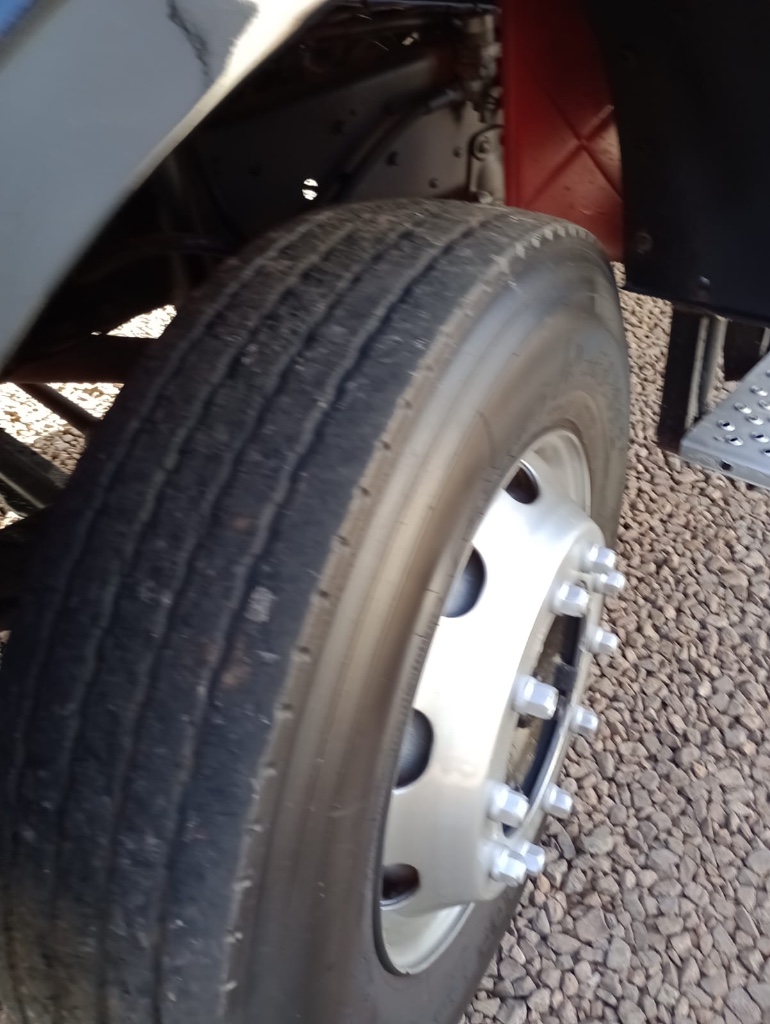 Caminhão MERCEDES BENZ MB 1316 Graneleiro ANO 1980 de Pátio 43 no Paraná