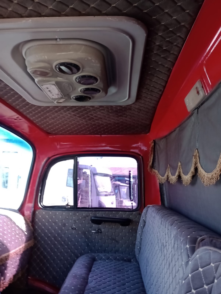 Caminhão MERCEDES BENZ MB 1316 Graneleiro ANO 1980 de Pátio 43 no Paraná