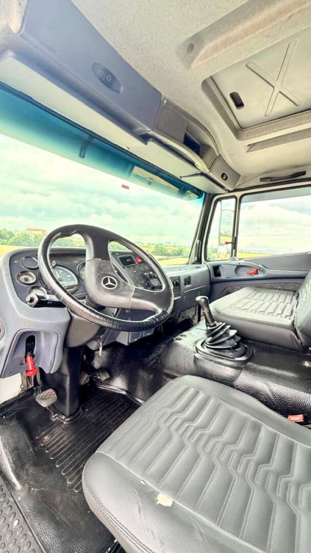 Caminhão MERCEDES BENZ MB 1718 Chassis ANO 2009 de Pátio 43 no Paraná
