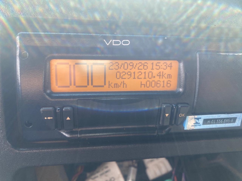 Caminhão MERCEDES BENZ MB 1016 Aves Vivas ANO 2018 de Pátio 43 no Paraná