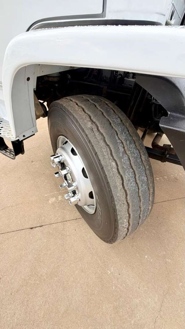 Caminhão MERCEDES BENZ MB 1718 Chassis ANO 2009 de Pátio 43 no Paraná