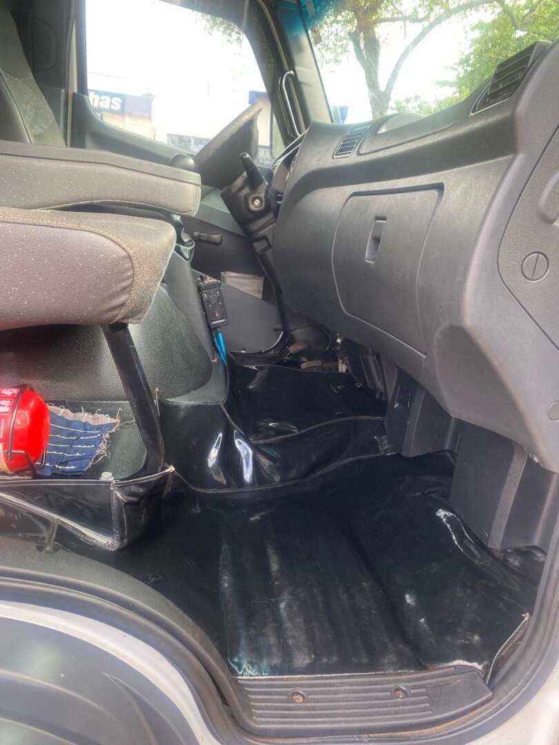 Caminhão MERCEDES BENZ MB 1016 Aves Vivas ANO 2018 de Pátio 43 no Paraná