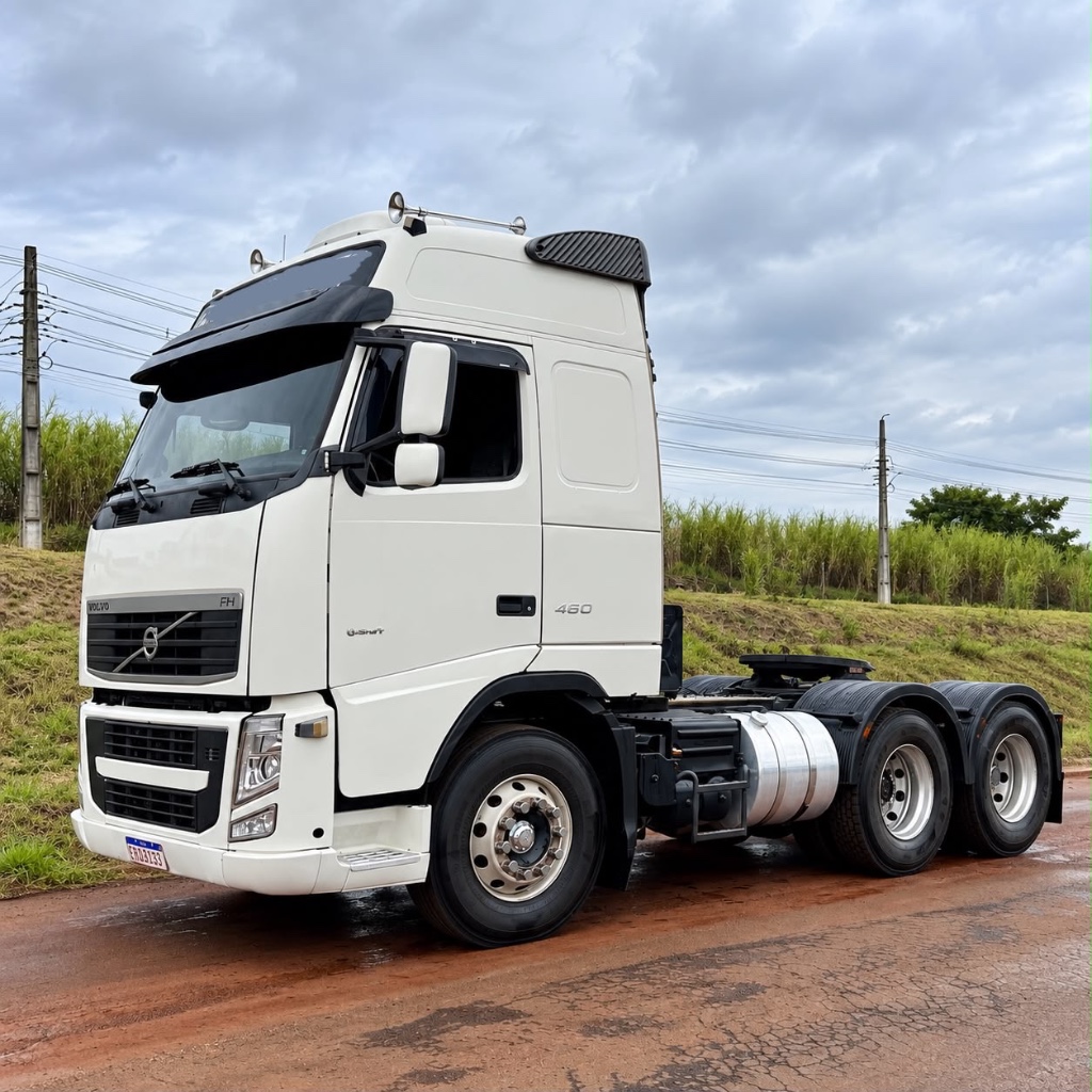 Caminhão VOLVO FH 460 Cavalo Mecânico ANO 2012 de Pátio 43 no Paraná